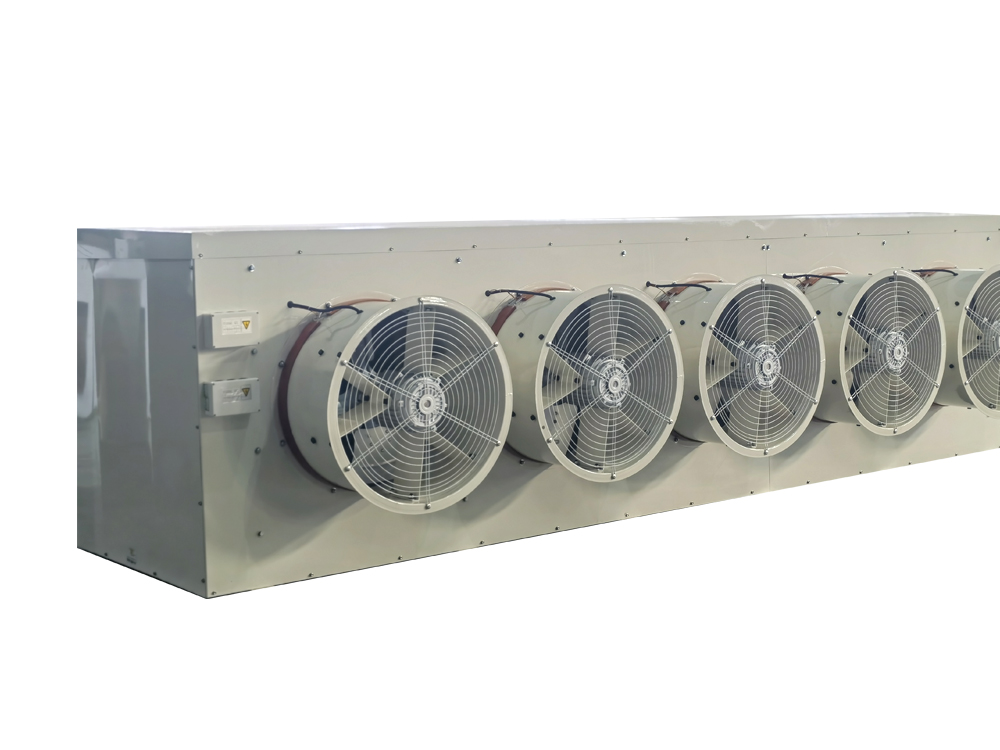 Воздухоохладитель с воздуховодом, нагревательным поясом и защитным сетчатым кожухом